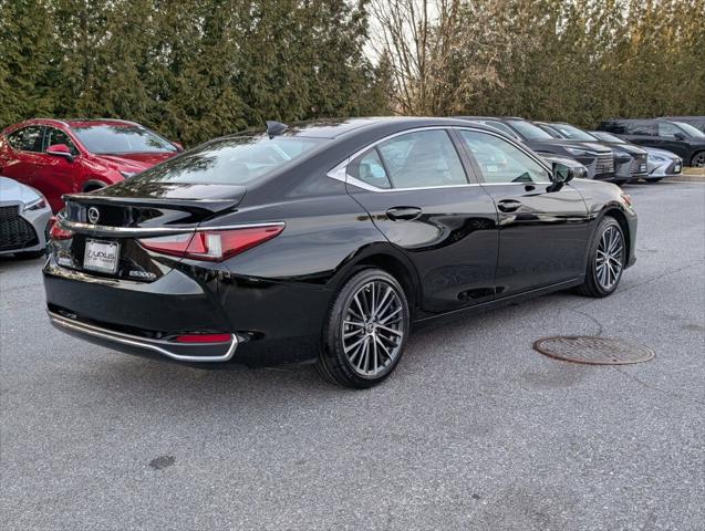 2025 Lexus ES 300h 300h