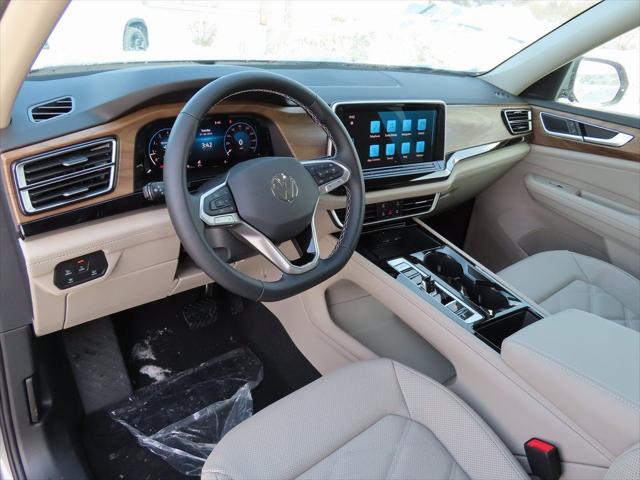 2026 Volkswagen Atlas SE with Technology