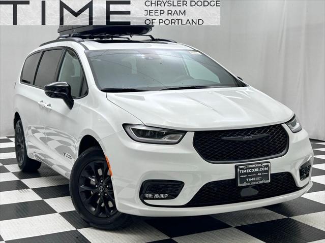 2026 Chrysler Pacifica Select AWD for sale in Portland, OR