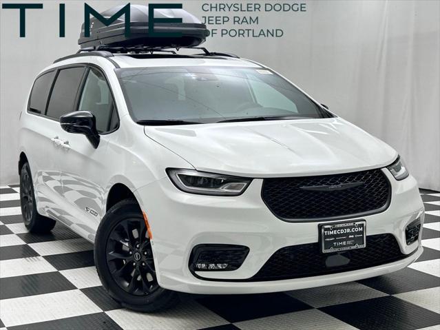 2026 Chrysler Pacifica Select AWD for sale in Portland, OR
