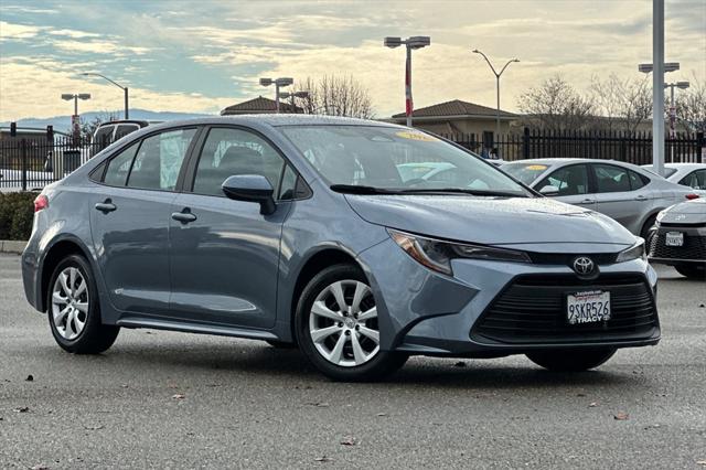 Used 2025 Toyota Corolla LE with VIN 5YFB4MDE4SP277351 for sale in Northfield, Minnesota