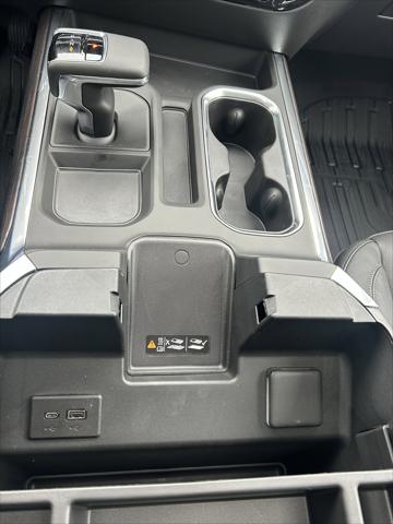2026 GMC Sierra 1500 Crew Cab, Short Bed, SLT, 4WD