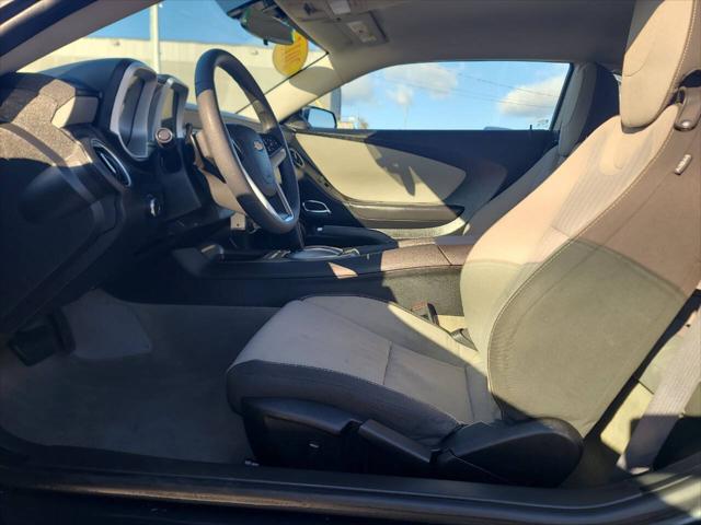 2015 Chevrolet Camaro LS 2dr Coupe w/2LS
