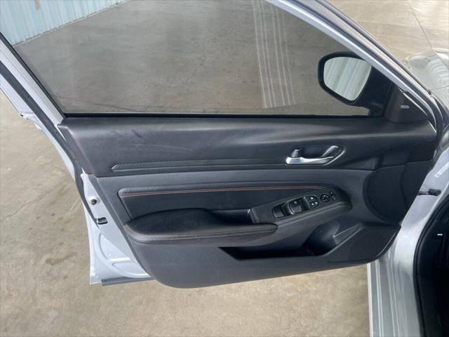 2021 Nissan Altima SR FWD