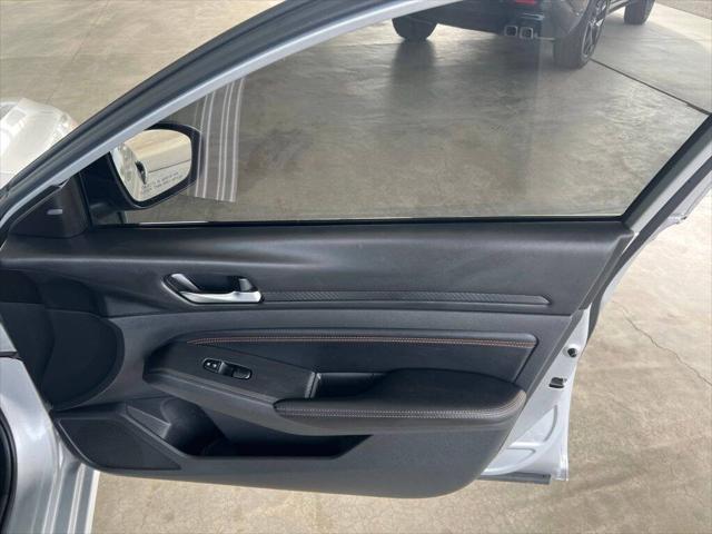 2021 Nissan Altima SR FWD