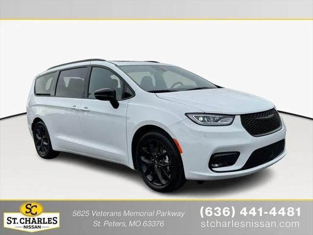 2025 Chrysler Pacifica Limited for sale in St Peters, MO