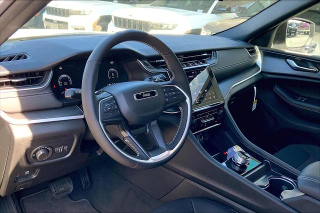 2026 Jeep Grand Cherokee Altitude 4x2