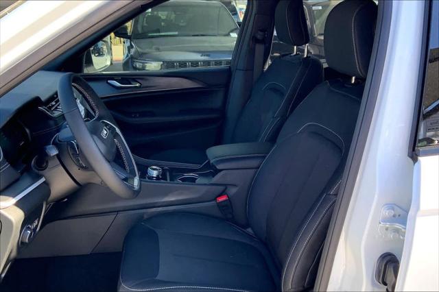 2026 Jeep Grand Cherokee Altitude 4x2
