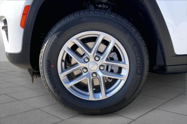 2026 Jeep Grand Cherokee Altitude 4x2