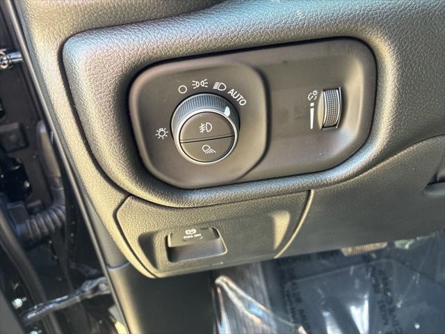 2026 Ram 1500 Express Crew Cab 4x4 5'7" Box