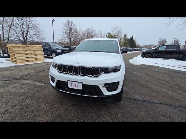 2026 Jeep Grand Cherokee GRAND CHEROKEE LAREDO X 4X4