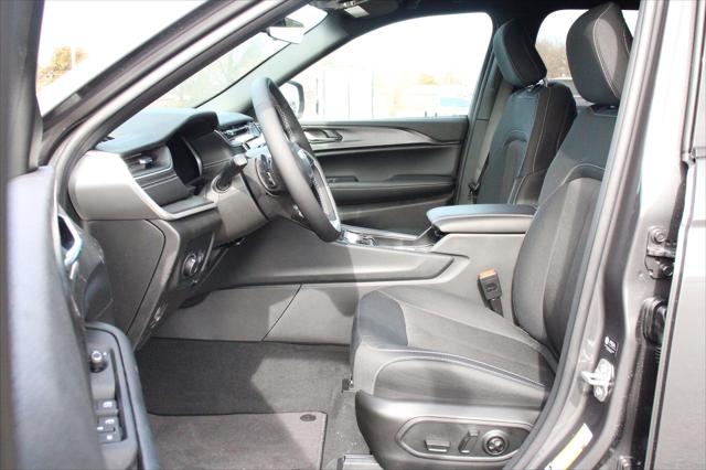 2026 Jeep Grand Cherokee GRAND CHEROKEE LAREDO 4X4