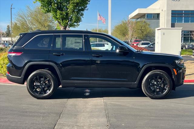 2026 Jeep Grand Cherokee GRAND CHEROKEE LAREDO ALTITUDE 4X4