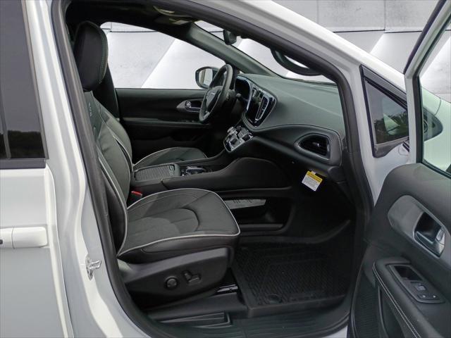 2026 Chrysler Pacifica Limited AWD