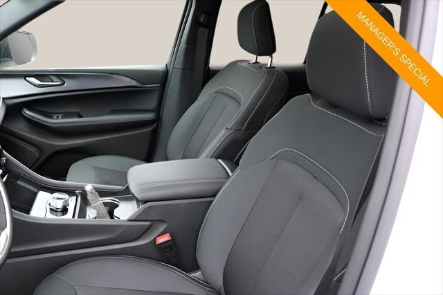 2026 Jeep Grand Cherokee Altitude 4x2