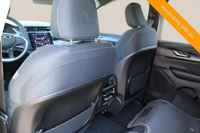 2026 Jeep Grand Cherokee Altitude 4x2