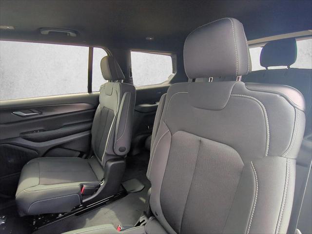 2026 Jeep Grand Cherokee Altitude 4x2