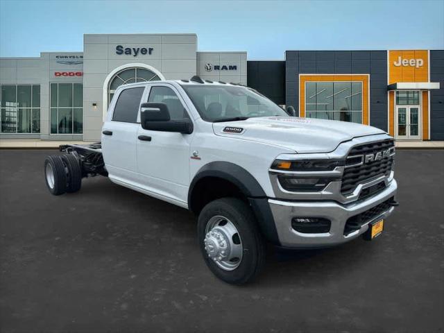 2026 RAM 5500 Chassis RAM 5500 TRADESMAN CHASSIS CREW CAB 4X4 84 CA