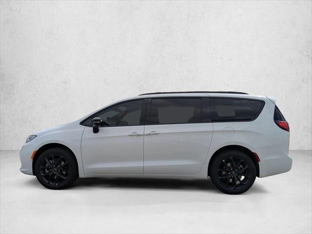 2026 Chrysler Pacifica Select AWD