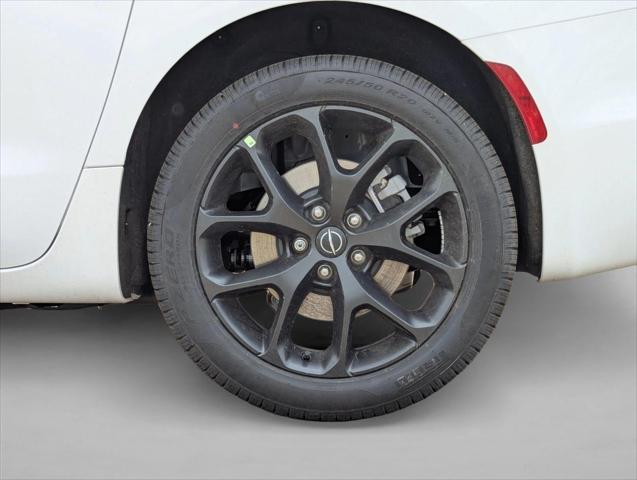 2026 Chrysler Pacifica Select AWD