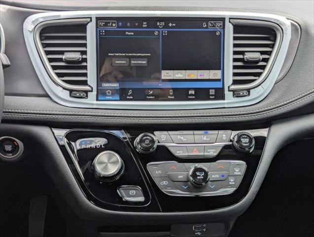 2026 Chrysler Pacifica Select AWD