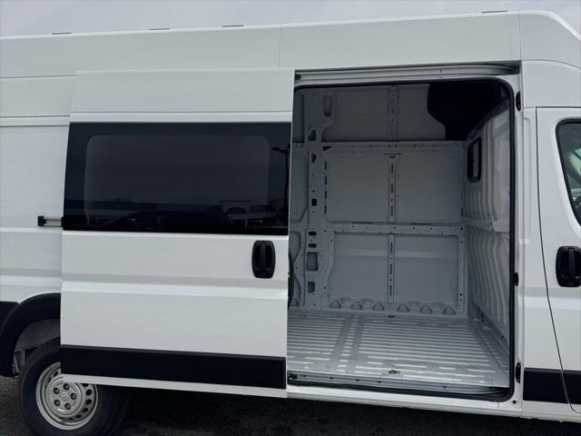 2026 Ram ProMaster Cargo Van Tradesman Super High Roof 159" WB EXT w/Pass Seat