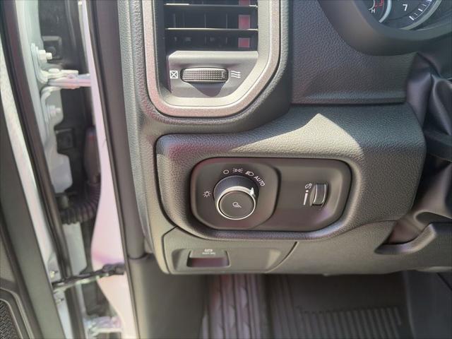 2026 Ram 1500 Tradesman Crew Cab 4x4 5'7" Box