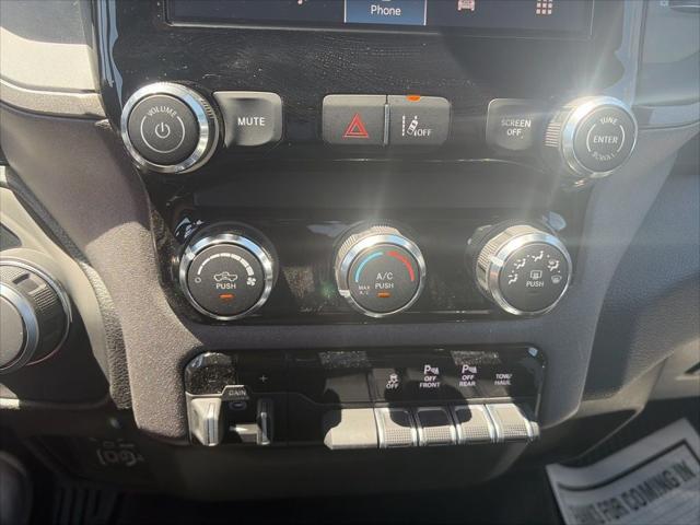 2026 Ram 1500 Tradesman Crew Cab 4x4 5'7" Box