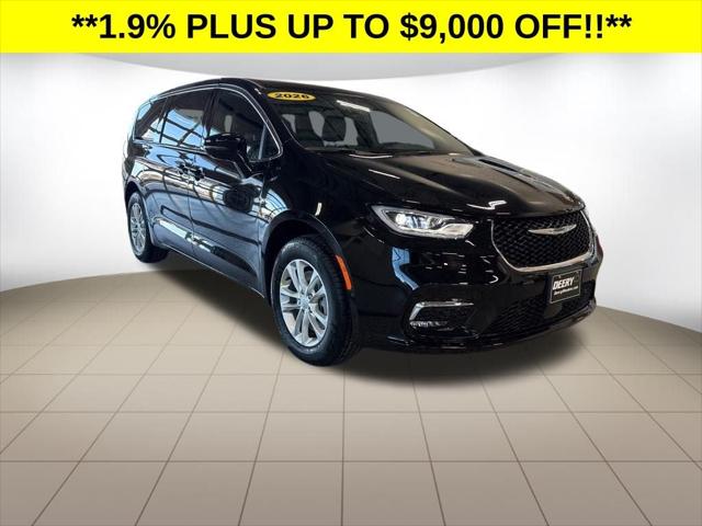 2026 Chrysler Pacifica Select AWD for sale in Waukee, IA