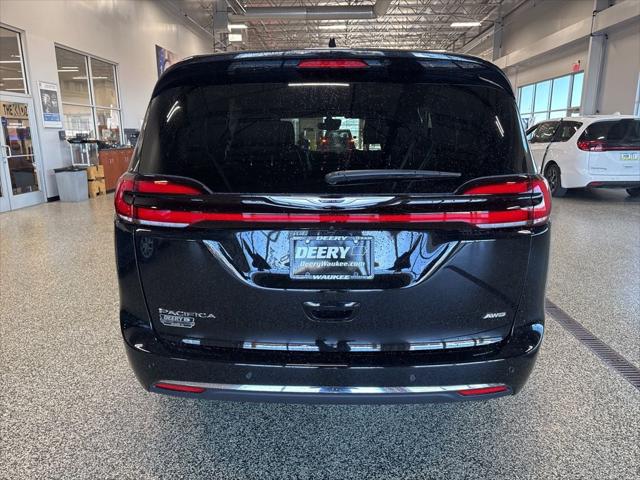 2026 Chrysler Pacifica Select AWD