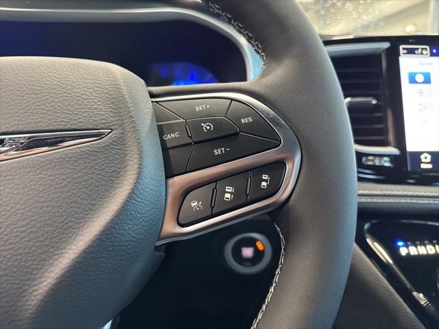 2026 Chrysler Pacifica Select AWD
