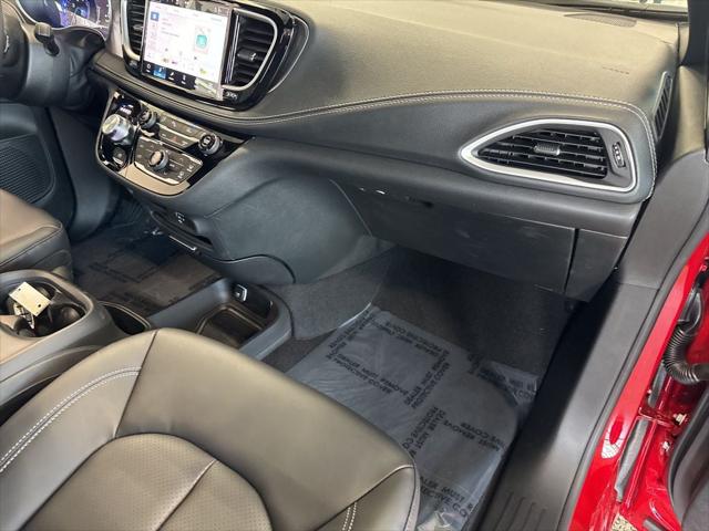 2026 Chrysler Pacifica Select AWD