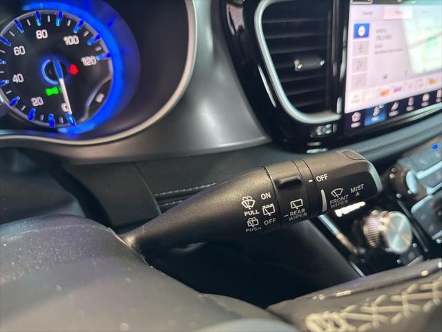 2026 Chrysler Pacifica Select AWD