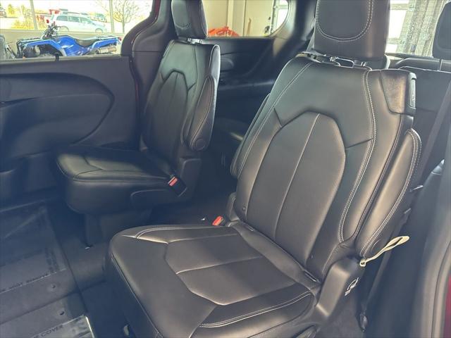 2026 Chrysler Pacifica Select AWD