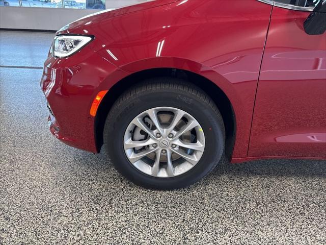 2026 Chrysler Pacifica Select AWD