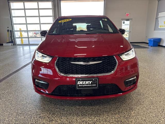 2026 Chrysler Pacifica Select AWD