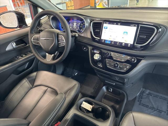 2026 Chrysler Pacifica Select AWD