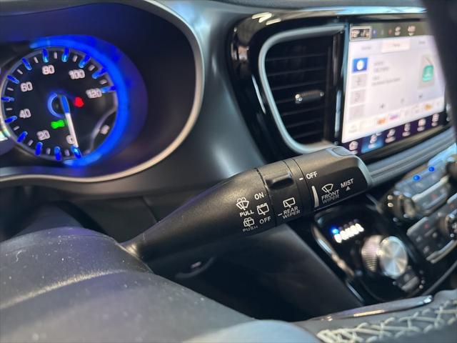 2026 Chrysler Pacifica Select AWD