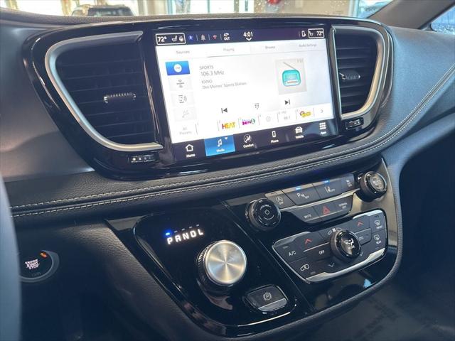 2026 Chrysler Pacifica Select AWD