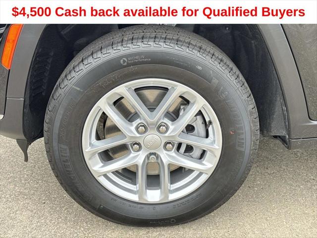 2026 Jeep Grand Cherokee L GRAND CHEROKEE L LAREDO X 4X2