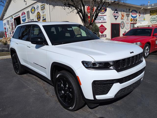 2026 Jeep Grand Cherokee GRAND CHEROKEE LAREDO ALTITUDE 4X4
