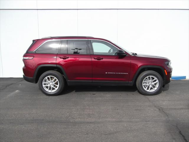 2026 Jeep Grand Cherokee GRAND CHEROKEE LAREDO X 4X4