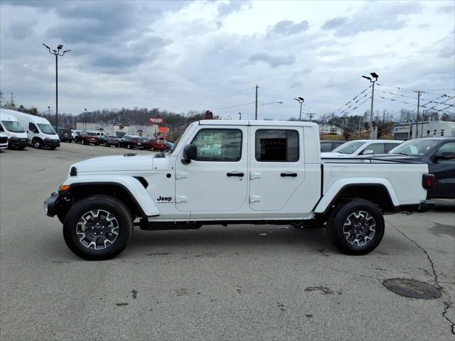 2026 Jeep Gladiator GLADIATOR SAHARA 4X4