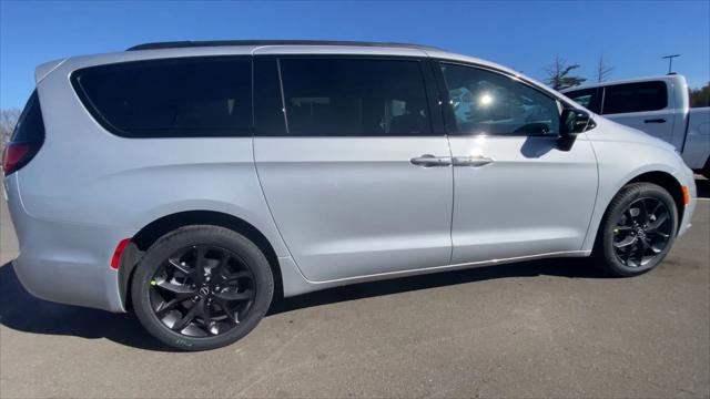 2026 Chrysler Pacifica PACIFICA SELECT AWD 2026 Chrysler Pacifica PACIFICA SELECT AWD