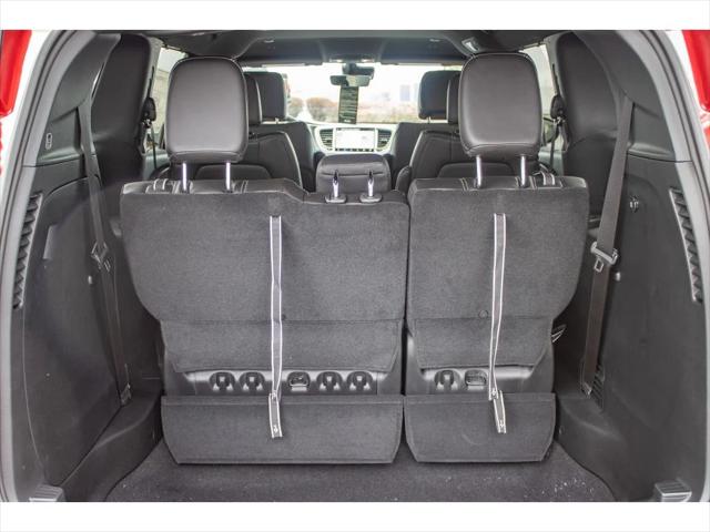 2026 Chrysler Voyager LX