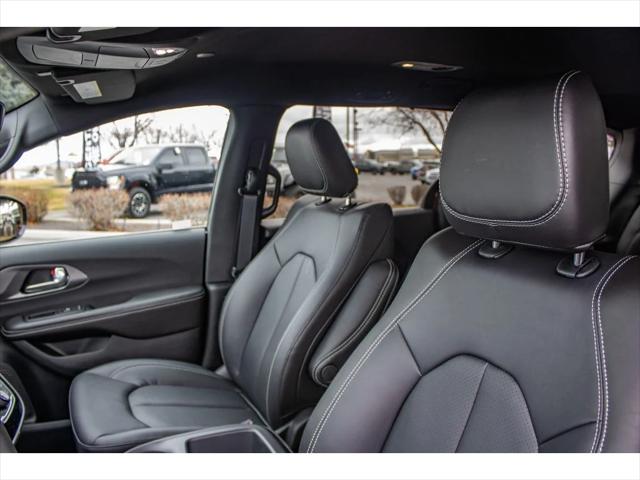 2026 Chrysler Voyager LX
