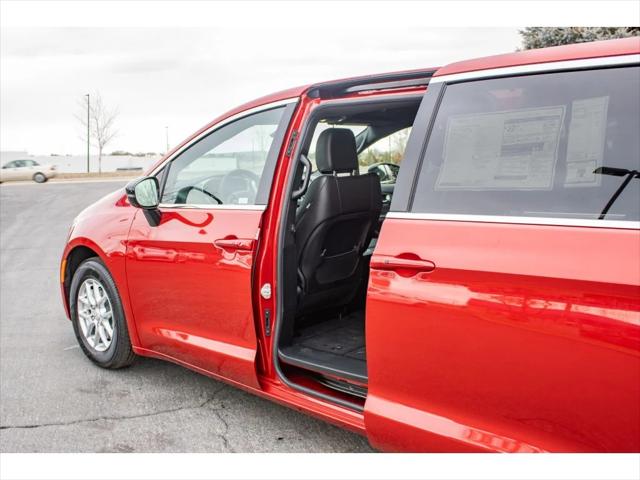 2026 Chrysler Voyager LX