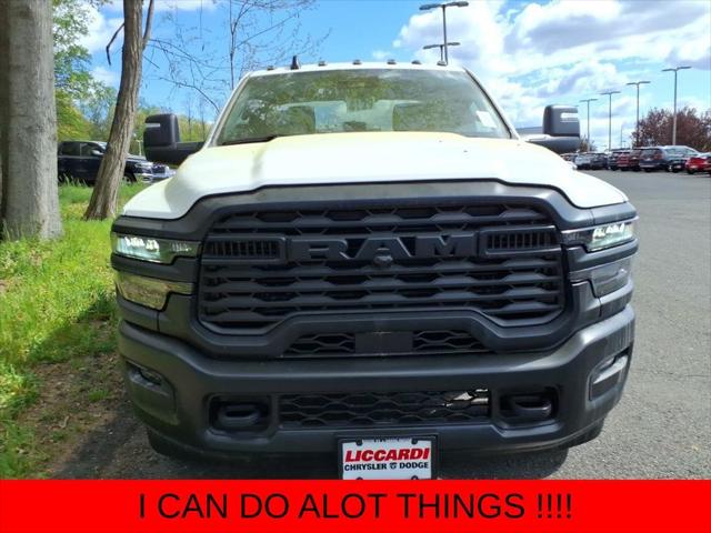 2026 RAM Ram 3500 Chassis Cab RAM 3500 TRADESMAN CREW CAB CHASSIS 4X4 60 CA