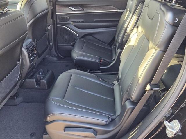 2026 Jeep Grand Cherokee Limited 4x2