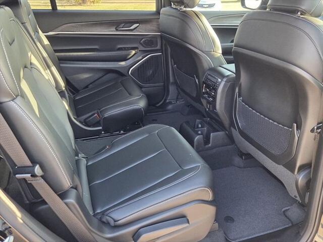 2026 Jeep Grand Cherokee Limited 4x2